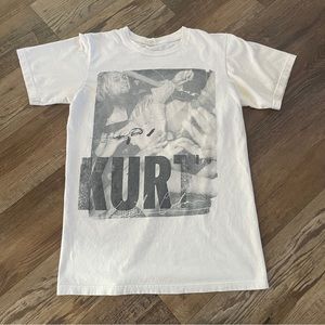Kurt Cobain concert crowd surf T-shirt S